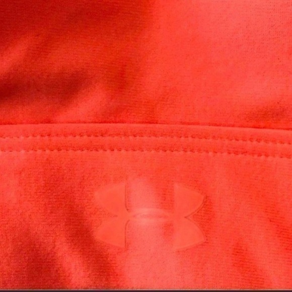 UNDER Armour Sports Bra. New With Tags Attached. - Picture 5 of 9